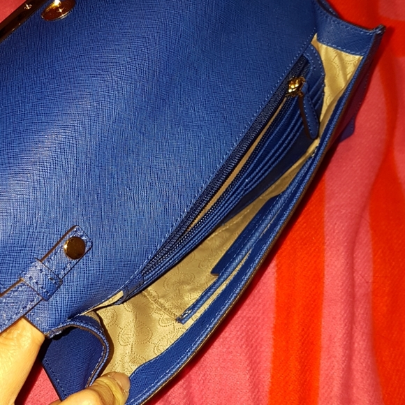 Michael Kors clutch - Picture 6 of 8